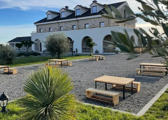 Cleancity Agrotourism دراس