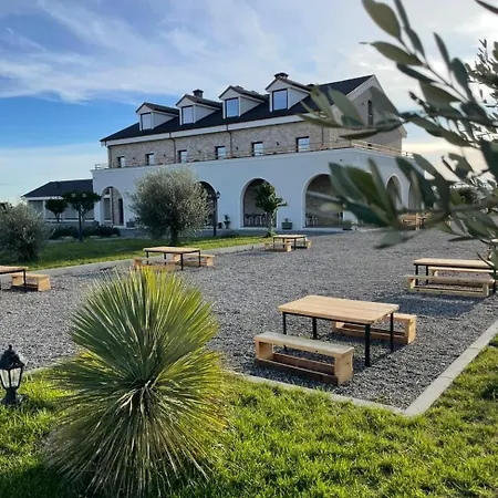 Cleancity Agrotourism Dıraç